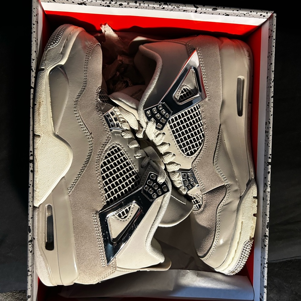 size 8 woman’s (6.5 men’s) frozen moments jordan 4 very lightly used/tried on